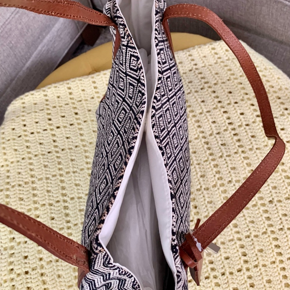 J. Jill NWT Black and White Geometric Tote Bag - Picture 7 of 10